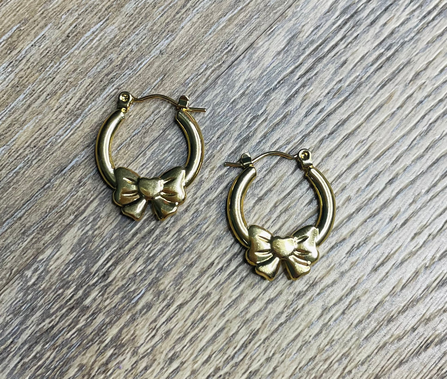 Bow Hoops